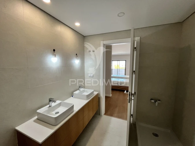 Apartamento T3 para Venda em Olhão Foto 7