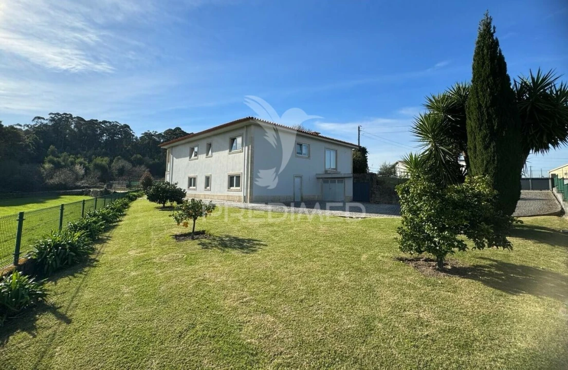 Moradia T4 para Venda em Espinho Foto 18