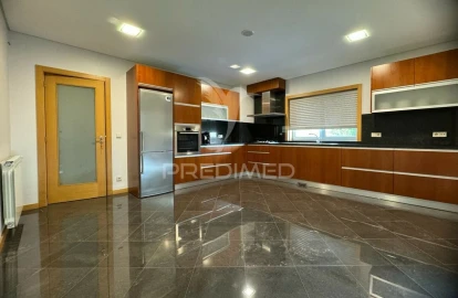 Moradia T4 para Venda em Espinho