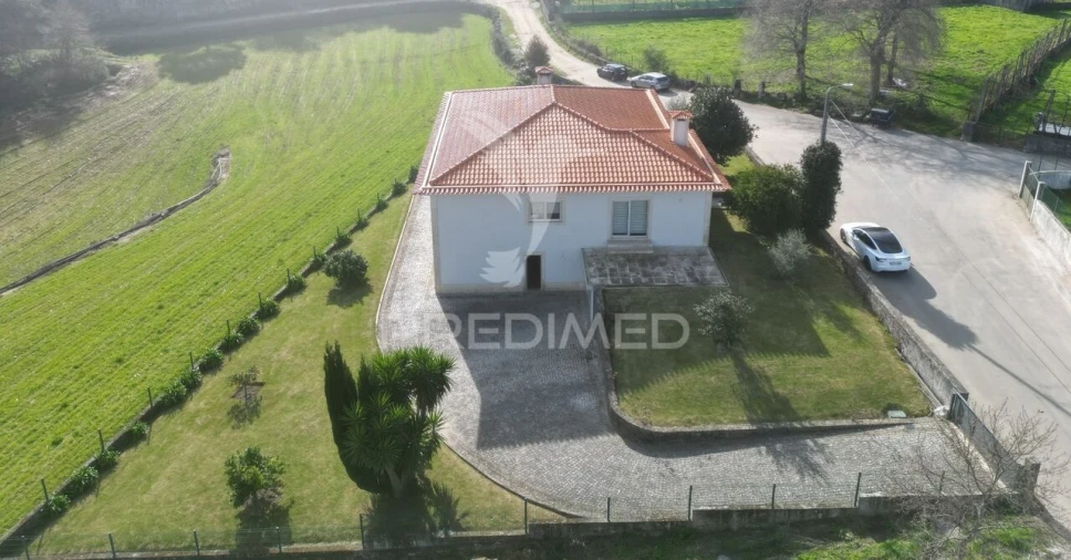 Moradia T4 para Venda em Espinho Foto 23