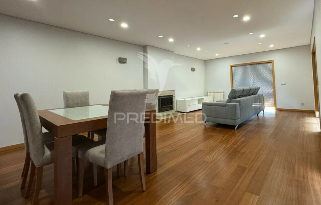 Moradia T4 para Venda em Espinho Foto 4