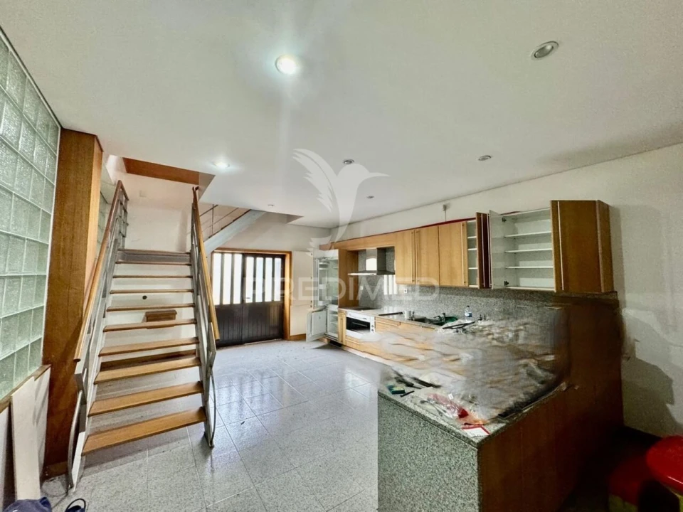 Moradia T3 para Venda em Creixomil Foto 22