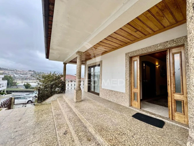 Moradia T3 para Venda em Creixomil Foto 4