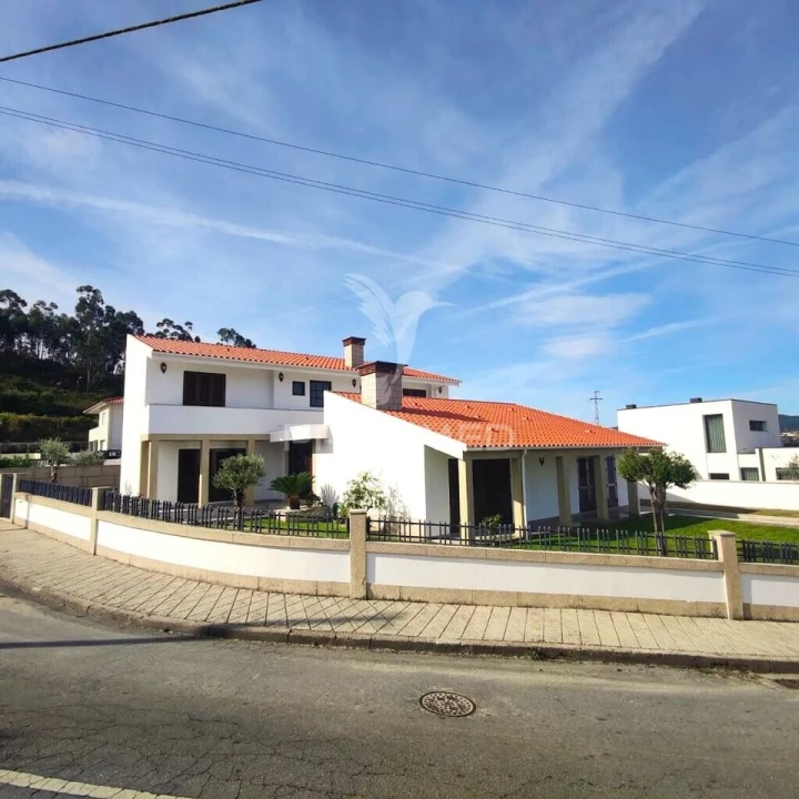 Moradia T4 para Venda em Fafe Foto 2