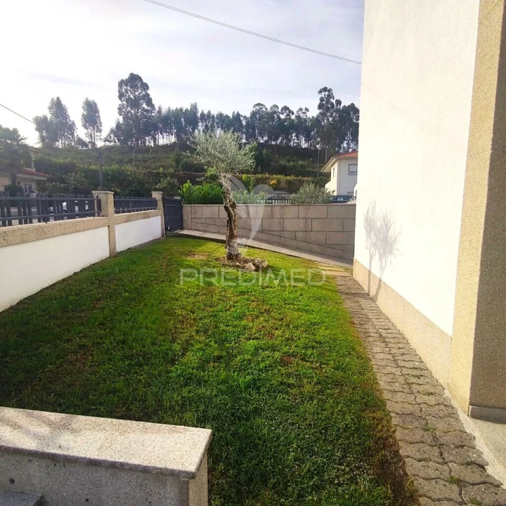 Moradia T4 para Venda em Fafe Foto 4