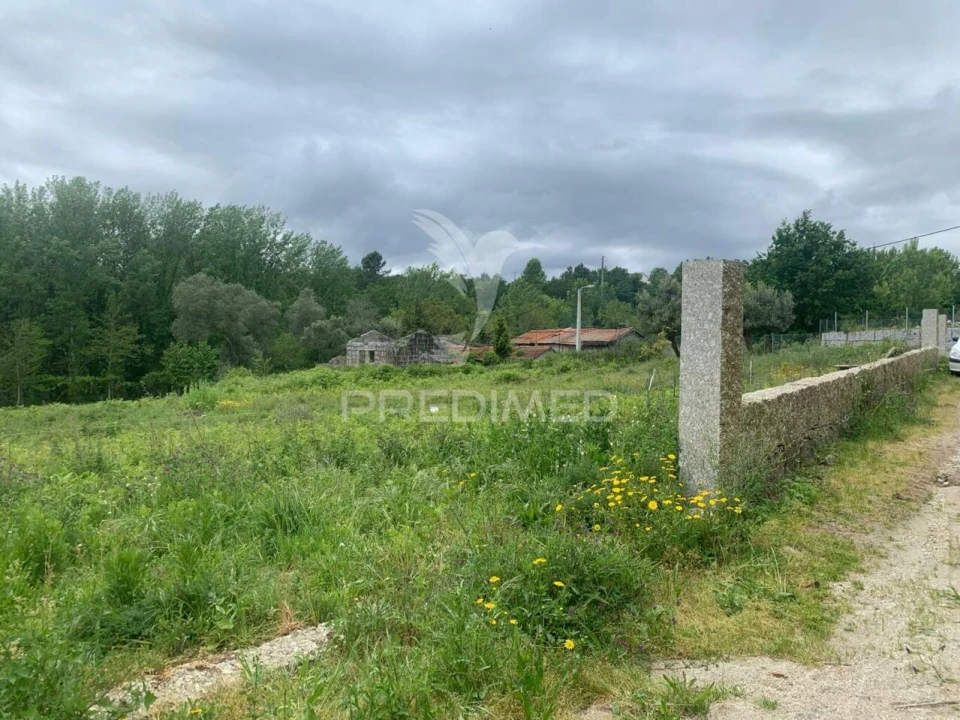 Terreno para Venda em Vinhos Foto 6