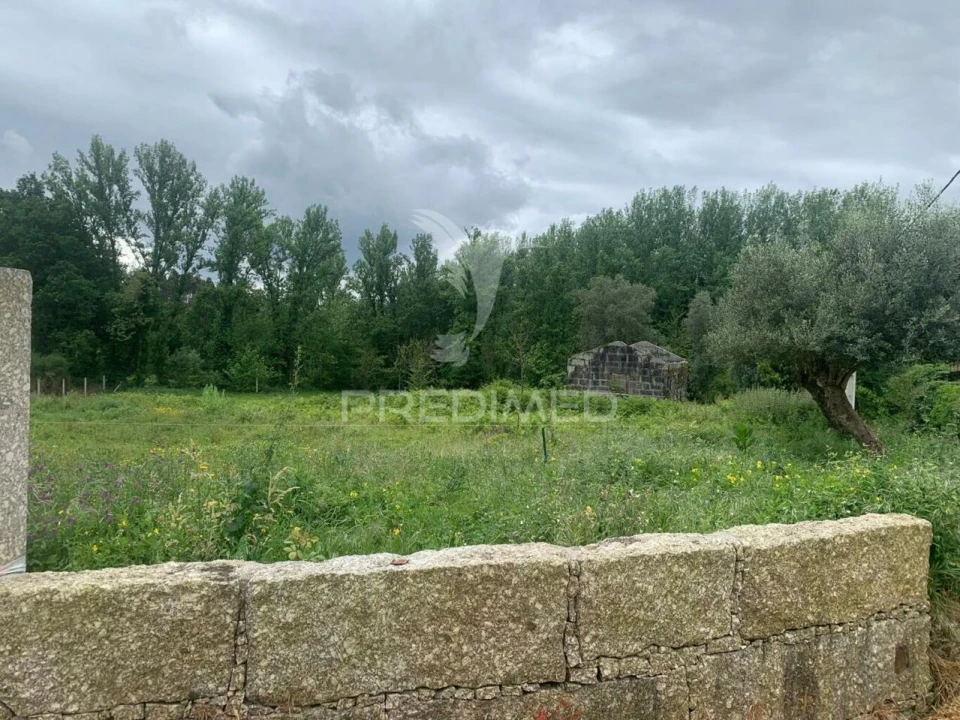 Terreno para Venda em Vinhos Foto 3
