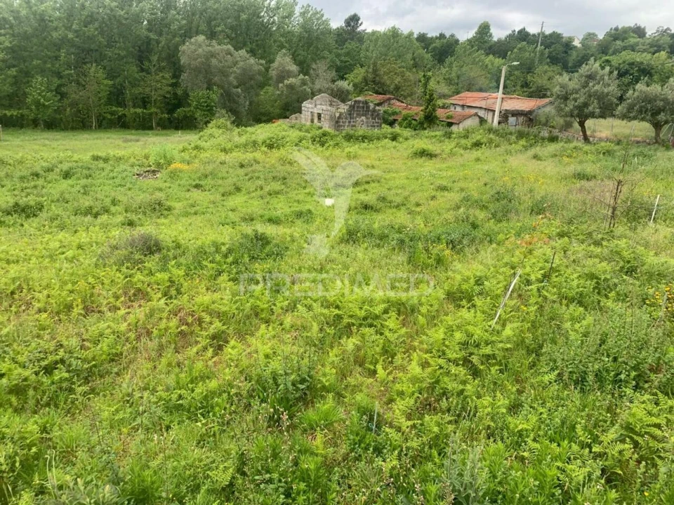Terreno para Venda em Vinhos Foto 2