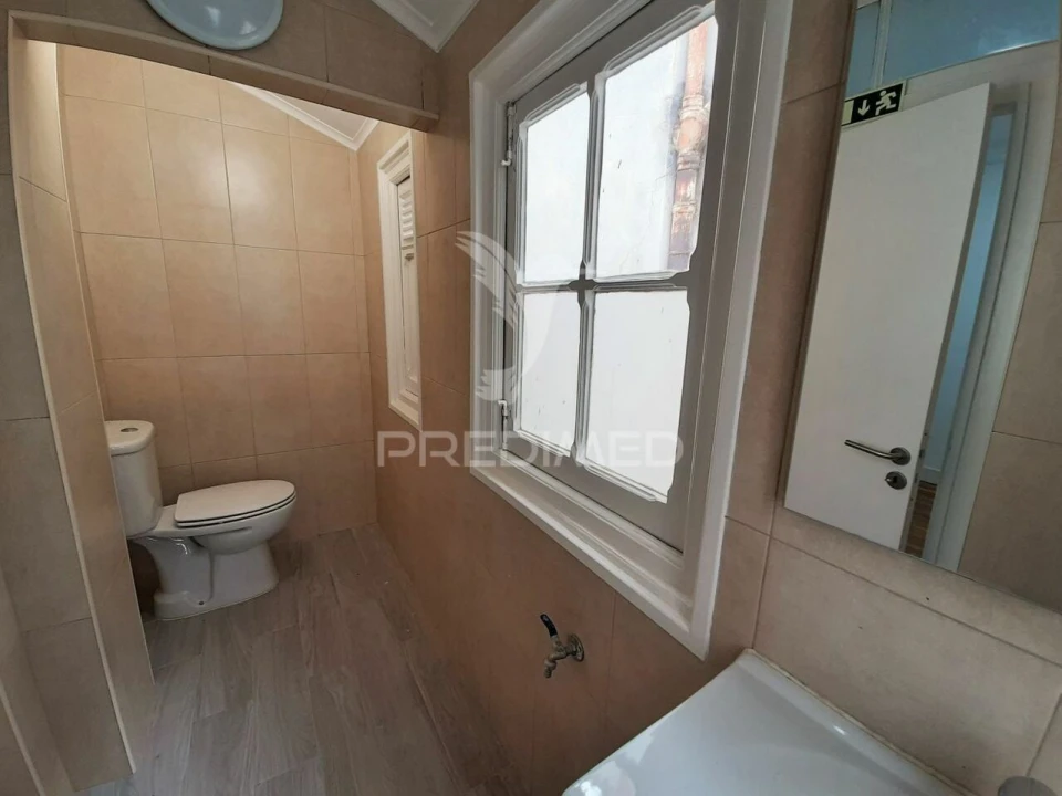 Escritório para Arrendamento em Santa Maria Maior Foto 11