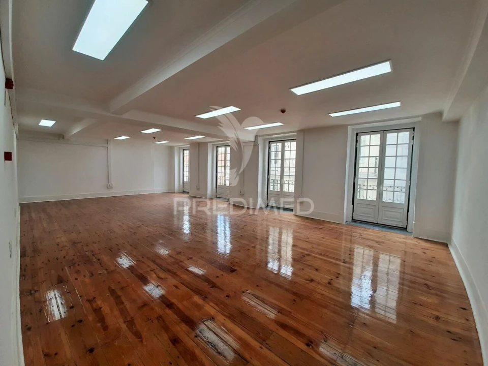 Escritório para Arrendamento em Santa Maria Maior Foto 1