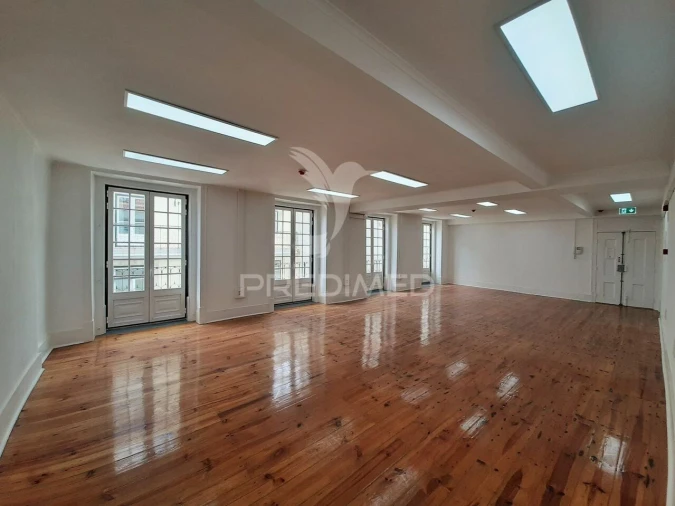 Escritório para Arrendamento em Santa Maria Maior Foto 2