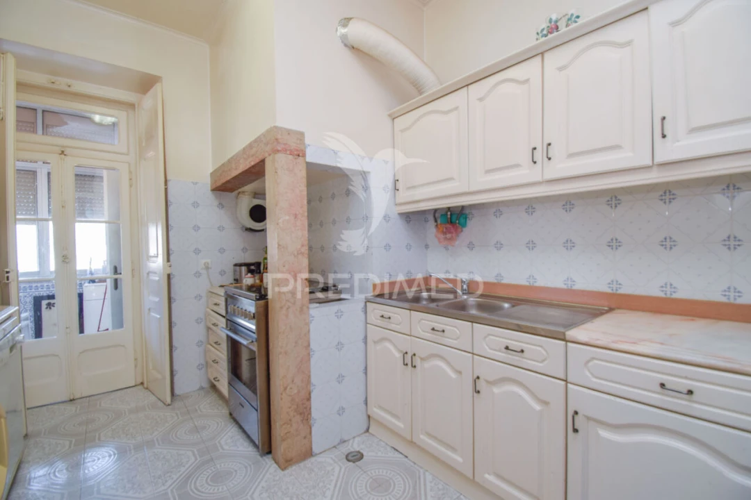 Apartamento T5 para Venda em Avenidas Novas Foto 17