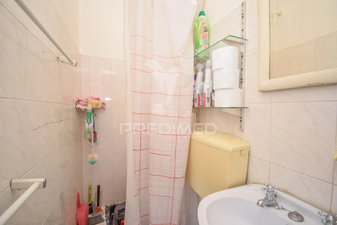 Apartamento T5 para Venda em Avenidas Novas Foto 24