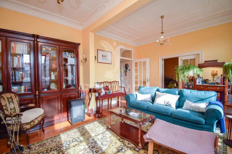 Apartamento T5 para Venda em Avenidas Novas Foto 4