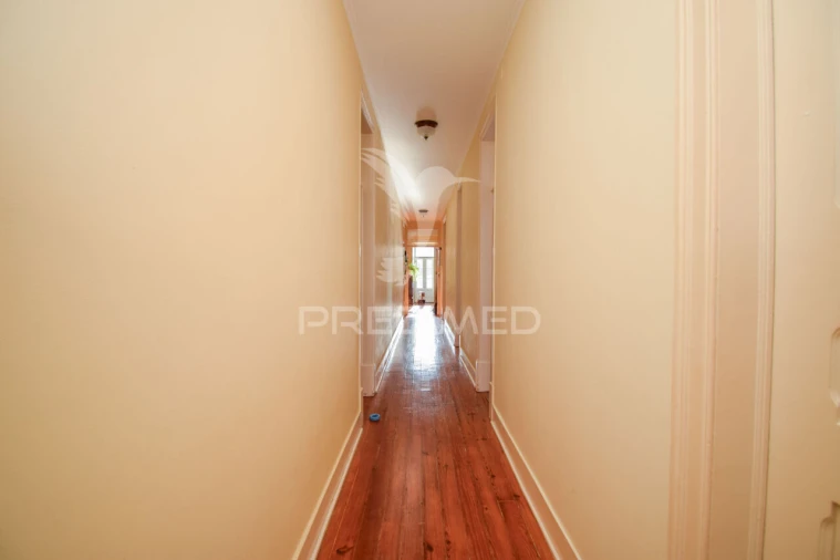 Apartamento T5 para Venda em Avenidas Novas Foto 23