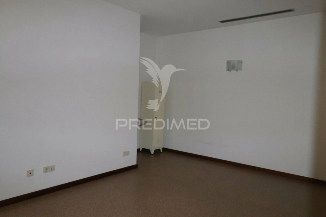 Loja para Venda em Mesão Frio Foto 17