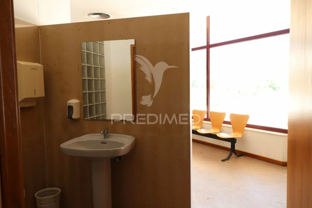 Loja para Venda em Mesão Frio Foto 8