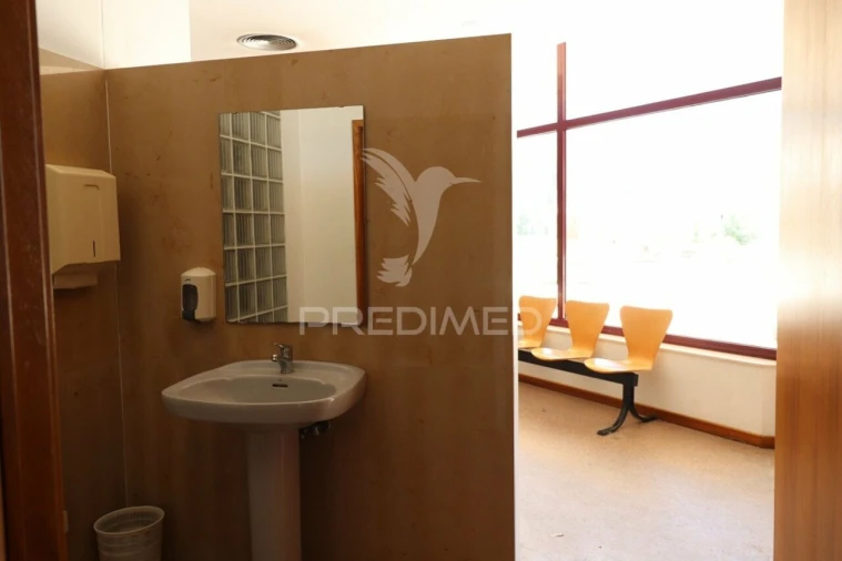 Loja para Venda em Mesão Frio Foto 8