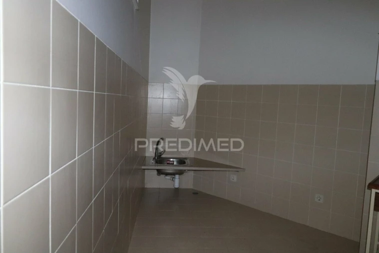 Loja para Venda em Mesão Frio Foto 19