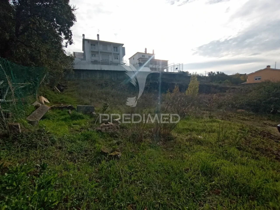 Terreno para Venda em São João Baptista e Santa Maria dos Olivais Foto 1