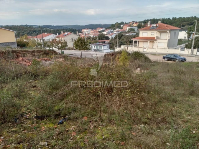 Terreno para Venda em São João Baptista e Santa Maria dos Olivais Foto 2