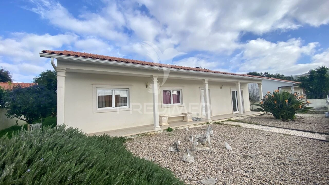 Moradia T3 para Venda em Aljubarrota Foto 10