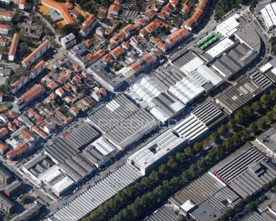 Garagem para Venda em Ramalde Foto 3