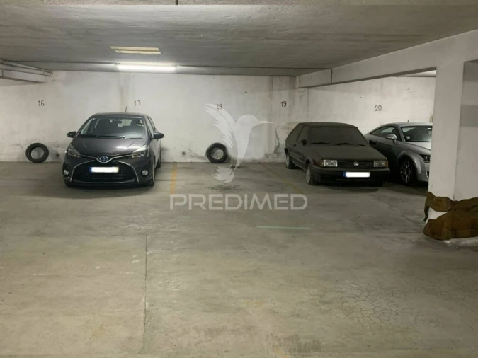 Garagem para Venda em Ramalde Foto 2