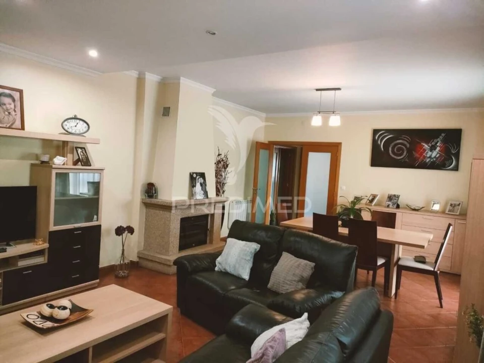 Moradia T3 para Venda em São Cipriano Foto 6