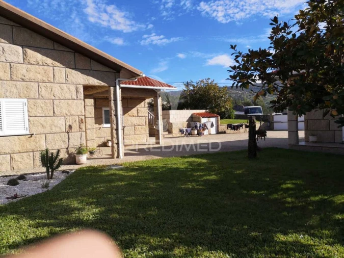 Moradia T3 para Venda em São Cipriano Foto 37