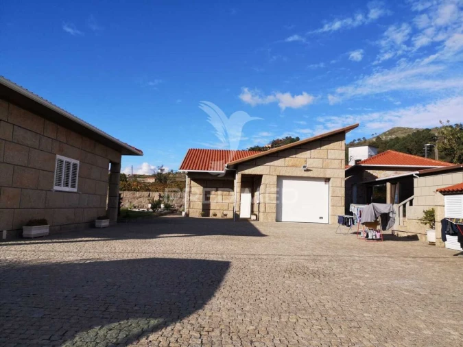 Moradia T3 para Venda em São Cipriano Foto 38