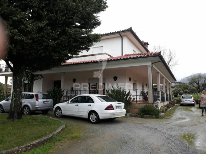 Moradia T7 para Venda em Rebordões (Santa Maria) Foto 3