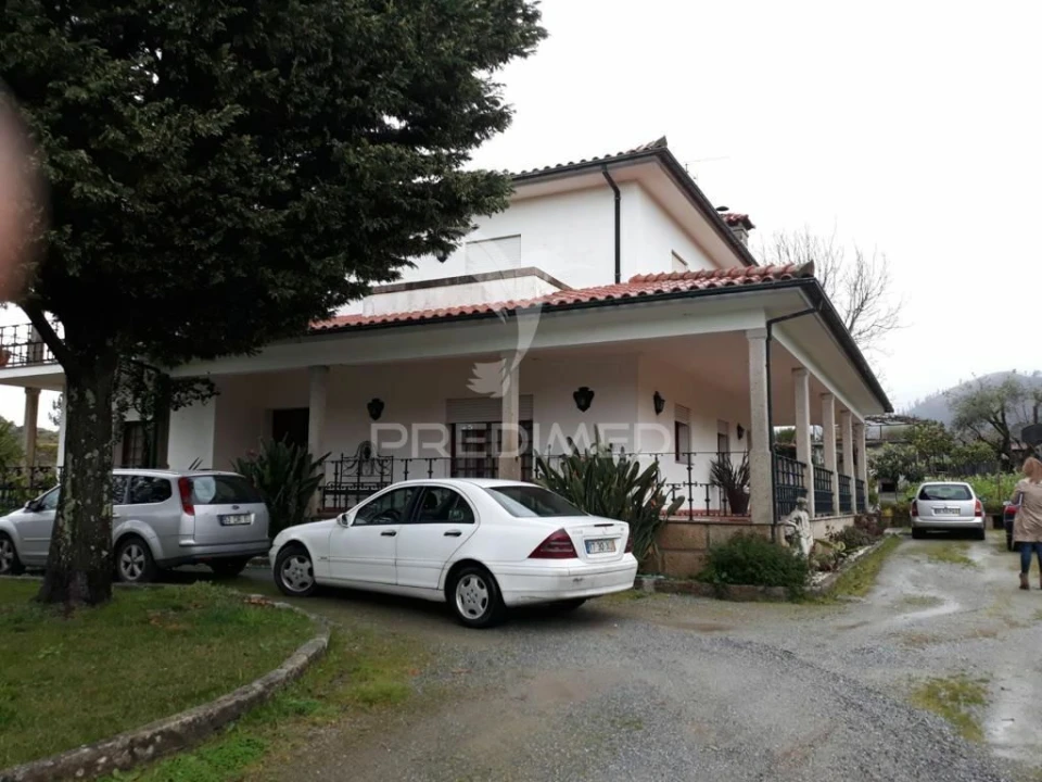 Moradia T7 para Venda em Rebordões (Santa Maria) Foto 3