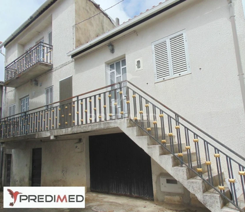 Moradia T3 para Venda em Abaças Foto 1