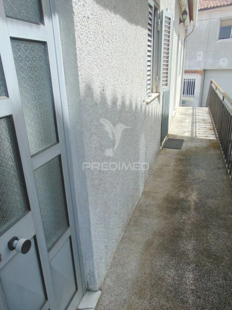 Moradia T3 para Venda em Abaças Foto 8