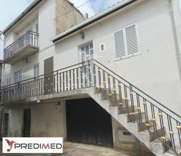 Moradia T3 para Venda em Abaças Foto 1