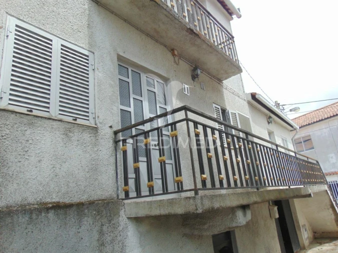 Moradia T3 para Venda em Abaças Foto 6