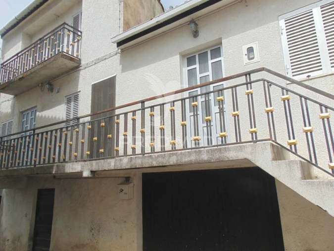 Moradia T3 para Venda em Abaças Foto 3