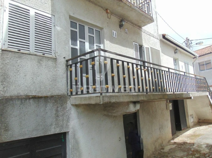 Moradia T3 para Venda em Abaças Foto 4