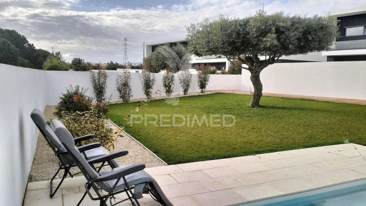 Moradia T4 para Venda em Nossa Sra de Fatima Foto 24