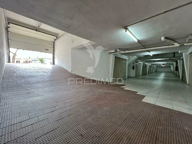 Garagem para Venda em Setubal (São Sebastião) Foto 4