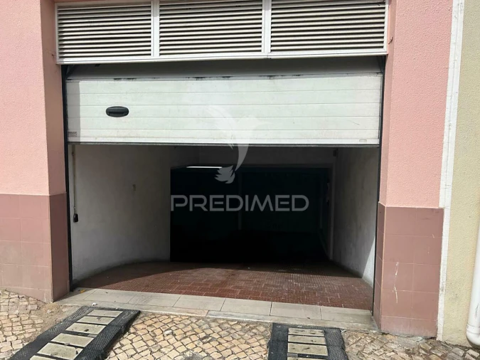 Garagem para Venda em Setubal (São Sebastião) Foto 2