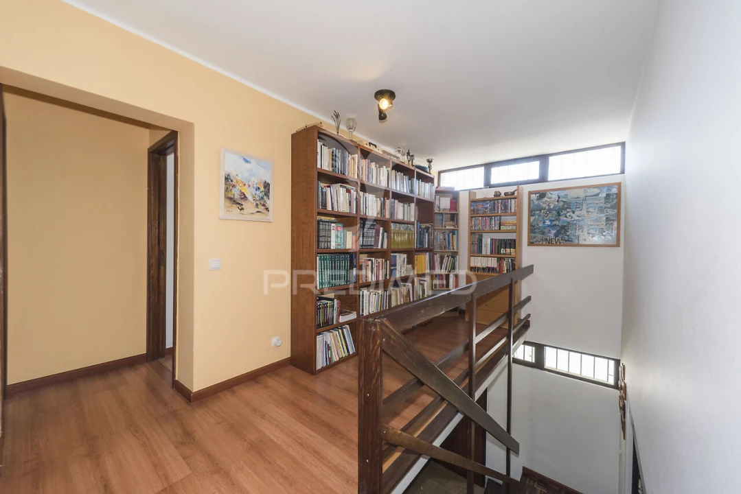 Moradia T6 para Venda em Olivais Foto 11