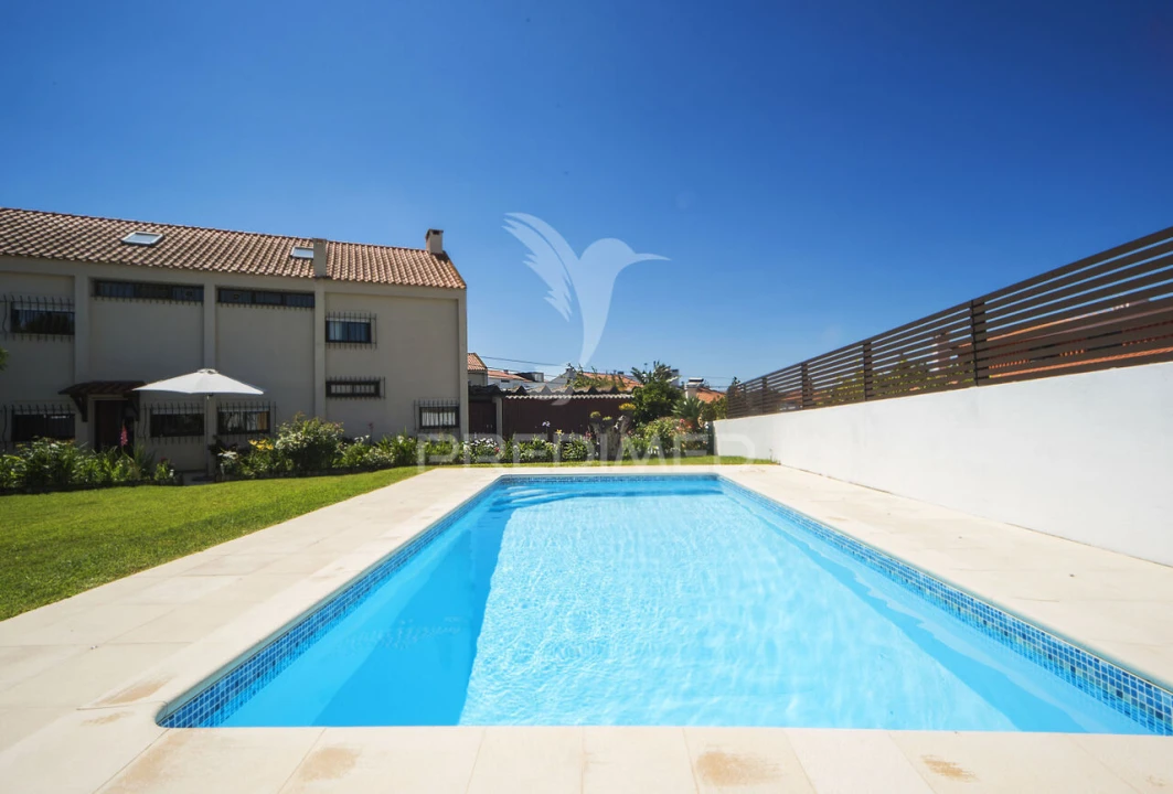 Moradia T6 para Venda em Olivais Foto 32