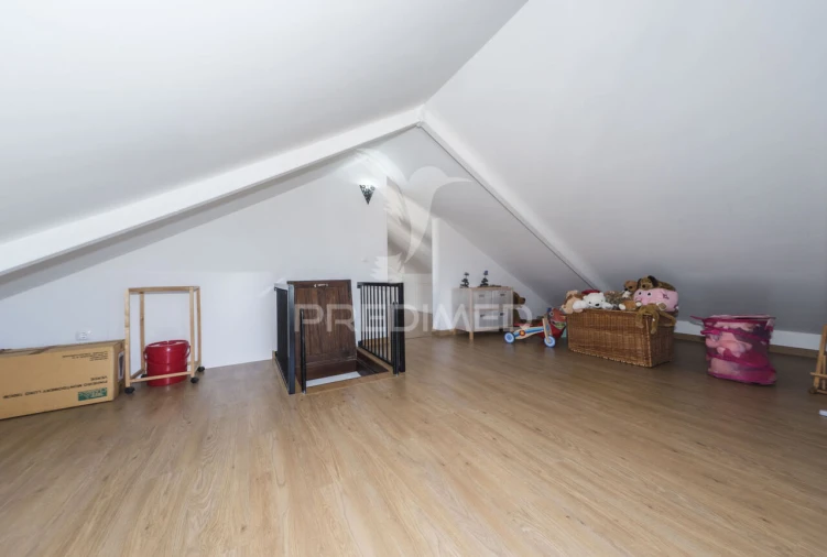 Moradia T6 para Venda em Olivais Foto 24