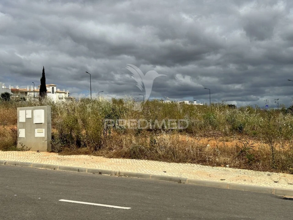 Terreno para Venda em Albufeira e Olhos de Água Foto 1