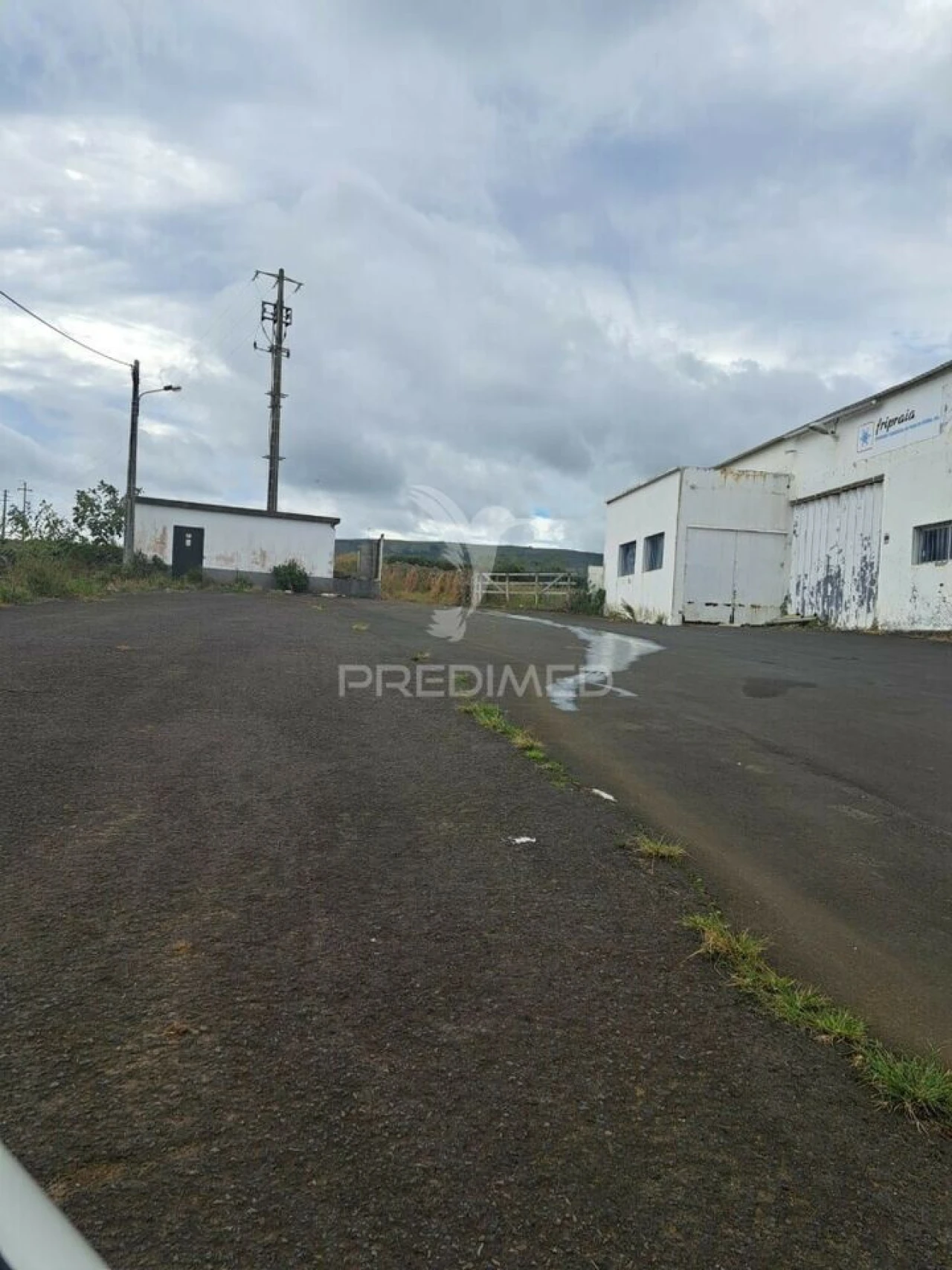 Armazém para Venda em Praia da Vitoria (Santa Cruz) Foto 7