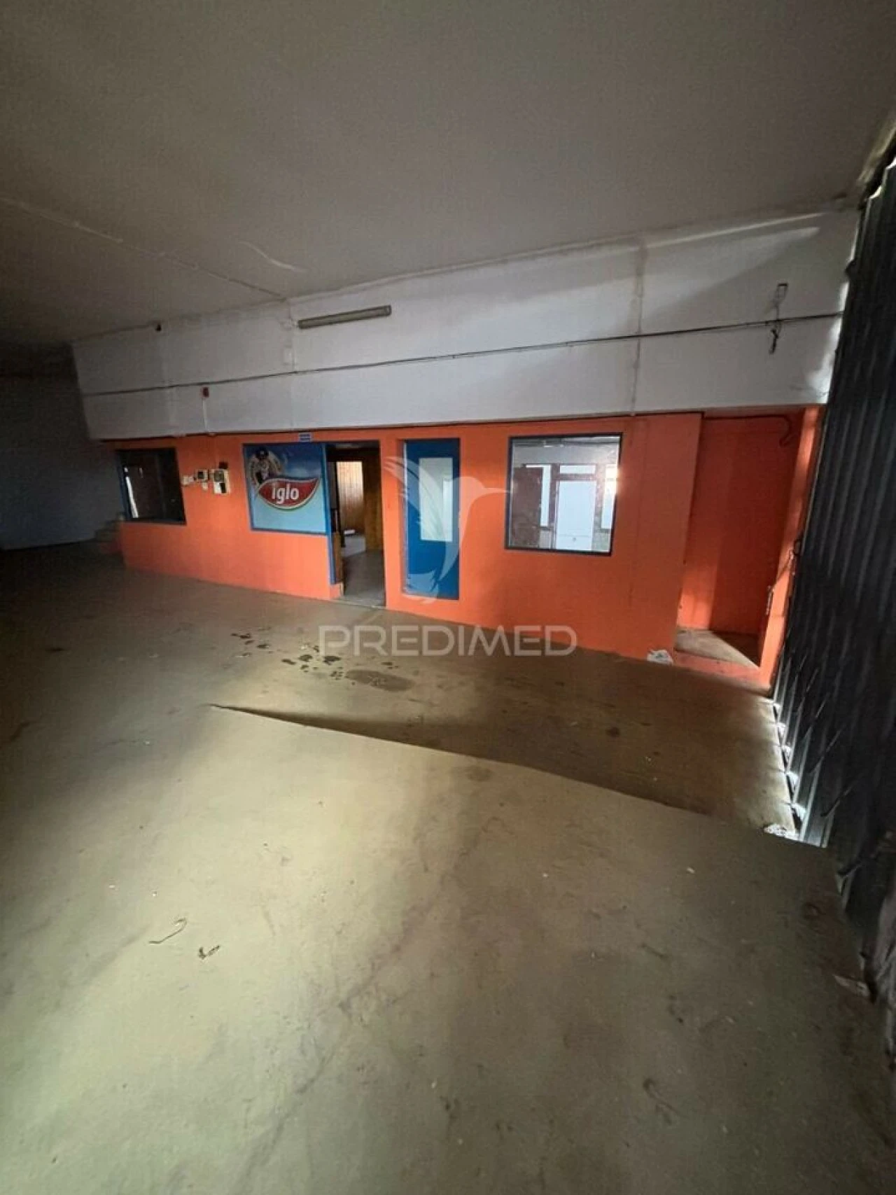 Armazém para Venda em Praia da Vitoria (Santa Cruz) Foto 18