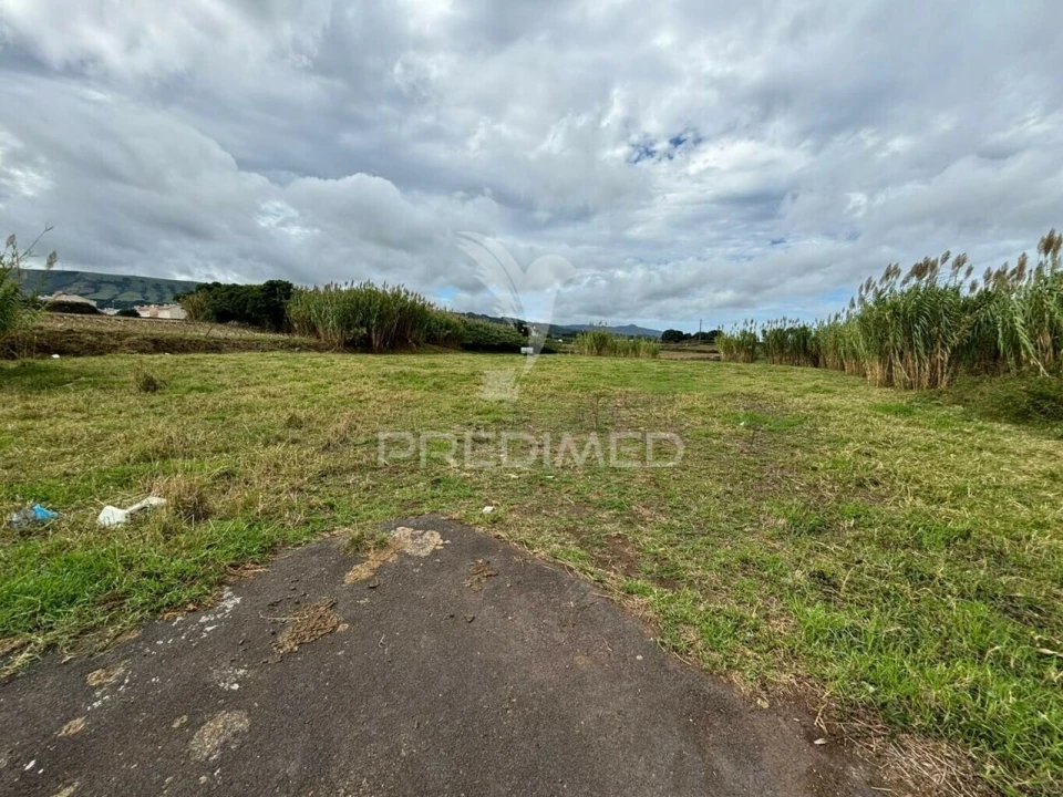 Armazém para Venda em Praia da Vitoria (Santa Cruz) Foto 11