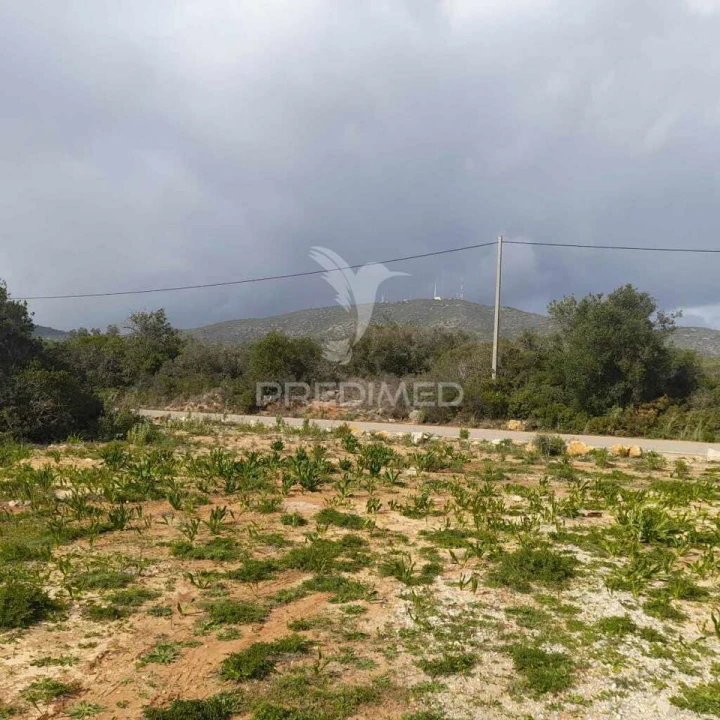 Terreno para Venda em Quelfes Foto 3